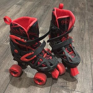 Unisex kid adjustable skates
